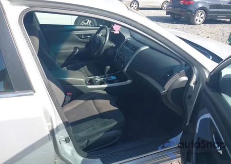 2015 Nissan Altima 2.5 S из США, поврежденный, VIN 1N4AL3AP0FC138532